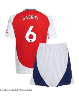 Günstige Arsenal Gabriel Magalhaes #6 Heimtrikotsatz Kinder 2024-25 Kurzarm (+ Kurze Hosen)